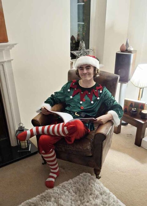 Relaxing elf